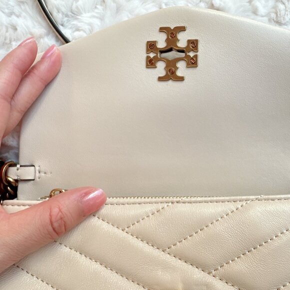 Tory Burch Kira Chevron Chain Wallet in Color New Cream - Picture 4 of 15